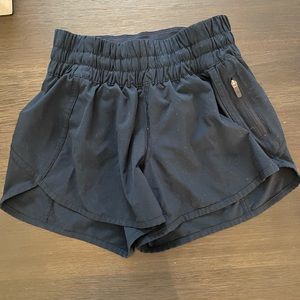 Lululemon Tracker Shorts 4” size 2